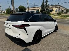 2022 Toyota Sienna LE - Photo 4