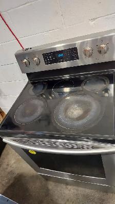 Stove - 30 Samsung 5.9 Cu. Ft. -Electric Range - Stainless Steel - Photo 4