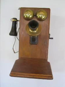 Vintage hand crank wall phone - Photo 5