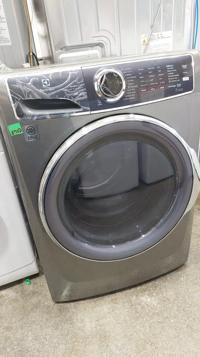 Washer - 27' Electrolux 5.2 Cu. Ft. Front Load -ELFW7637AT3 - SS