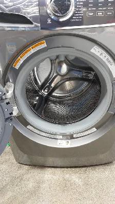 Washer - 27' Electrolux 5.2 Cu. Ft. Front Load - ELFW7637AT3-SS - Photo 2