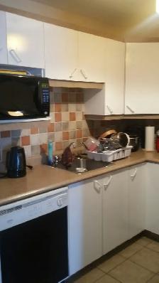 Room for rent in 2-bedroom condo at plateau - Photo 3