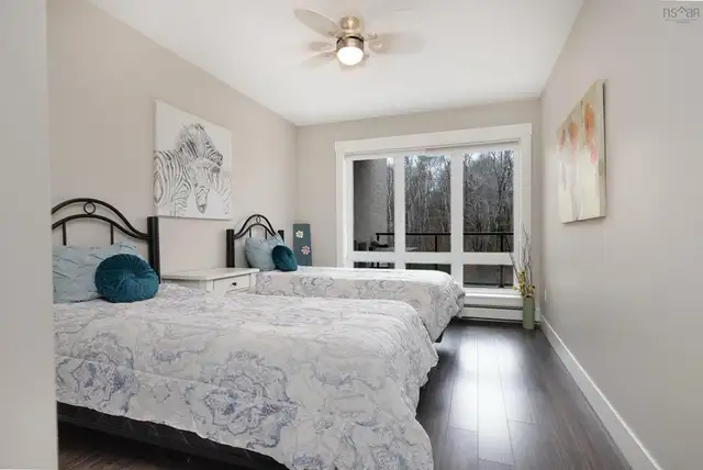 spacious condo west Bedford Dom Vista