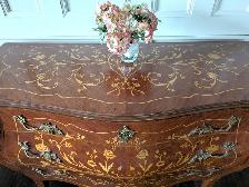 Antique Style French Commode - Photo 4