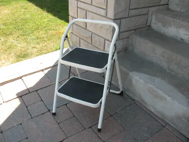 2 Step Folding Stepladder, Like New