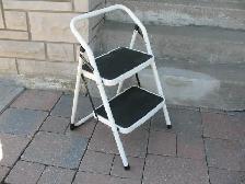 2 Step Folding Stepladder, Like New - Photo 5