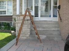 6 Foot Wooden Ladder - Photo 3