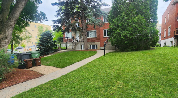 ROSEMONT – Dispo MAINTENANT – TOUT CECI MEUBLÉ- Neuf 3 1/2