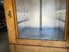 Ice Chest - Photo 4
