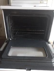 Whirlpool Electric Stove - Photo 4