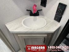 2025 EAST TO WEST DELLA TERRA 241BH Travel Trailer - Photo 21