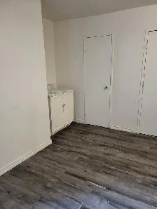 BACHELOR/STUDIO UNITS WITH PRIVATE ENTRANCE IN A HOUSE - Photo 3
