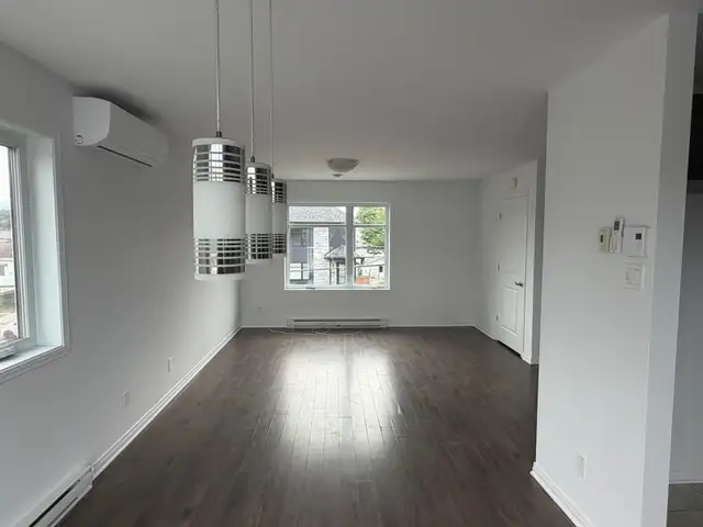 Grand 4½ à louer – 4e Avenue, Fabreville (Laval)Disponible le 1