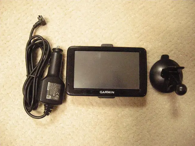 Garmin GPS Nuvi 2455LM- Lifetime Map Updates