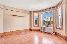 Downtown 3 bedroom in heritage building - Photo 2