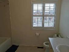 one room for rent with washroom - Photo 6