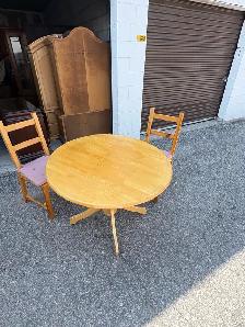 Free delivery used Drop-leaf Dining Table with 2 Chairs - Photo 3