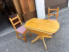 Free delivery used Drop-leaf Dining Table with 2 Chairs - Photo 6