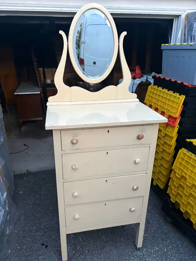 Free delivery antique Vintage Vanity Dresser with Oval Mirror