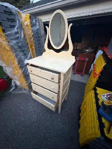 Free delivery antique Vintage Vanity Dresser with Oval Mirror - Photo 8