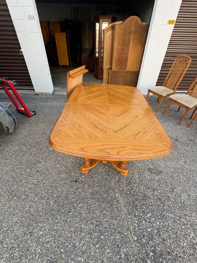 Free delivery used Wooden Dining Table with 6 Chairs