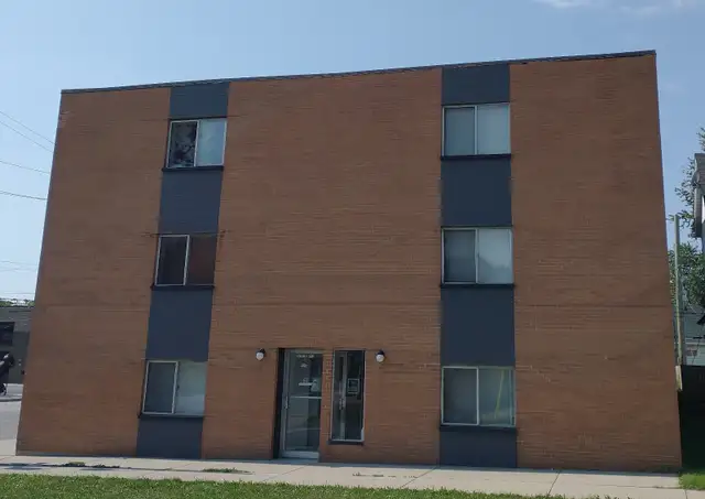 Downtown. Large 1 Bedroom Apt. All incl. utils. $1,250