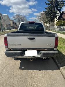 2004 Dodge Ram 1500 SLT QuadCab 4x4 truck - Photo 4