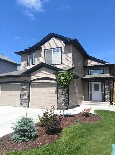 Beautiful house for rent in NW Edmonton, 3 bed, 2 bath, garage