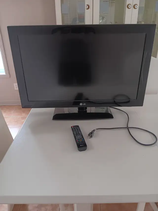 LG 32' Flatscreen Television