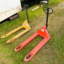 PALLET JACKS