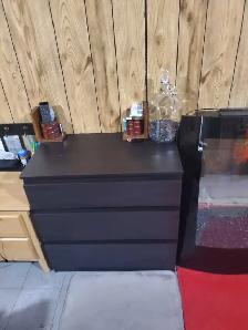 1 Dresser