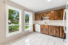 House for $439,000, Univ of Manitoba just 5 min away - Photo 3