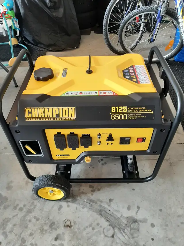 CHAMPION  GENERATOR ( LIKE NEW ) 8125/6500