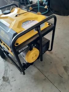 CHAMPION  GENERATOR ( LIKE NEW ) 8125/6500 - Photo 3