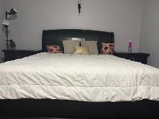 Beautiful wood king bed set - Photo 3