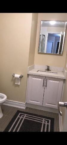 Basement Privare room and washroom for Vegetation female - Photo 3