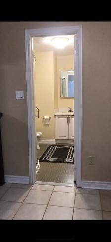 Basement Privare room and washroom for Vegetation female - Photo 4