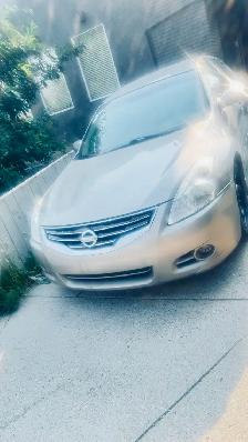 Reliable 2011 Nissan Altima - Photo 2