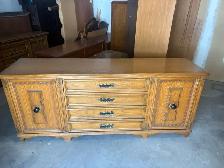 Free delivery used Vintage Oak dresser Buffet - Photo 3