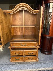 Free delivery used Victorian-style Armoire with Drawers - Photo 5