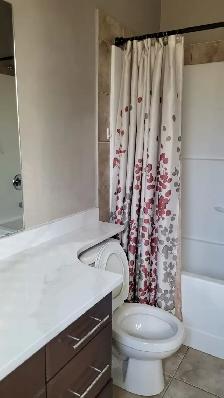 3 Bedroom, 2 Bathroom, NW Edmonton house rental, with garage - Photo 10