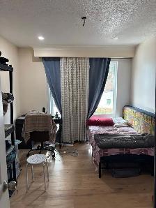 MAIN FLOOR BED ROOMS FOR RENT AT EGLINTON / KENNEDY