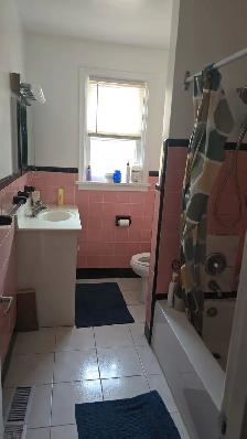 MAIN FLOOR BED ROOMS FOR RENT AT EGLINTON / KENNEDY - Photo 2