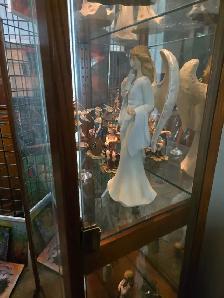 Two 6', 6' Gorgeous Curio Cabinets with 3 Dimmer Settings - Photo 5