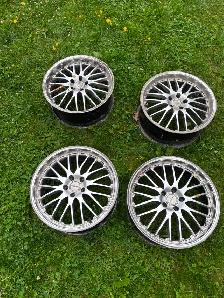 Metallic Rims / Jantes métalliques