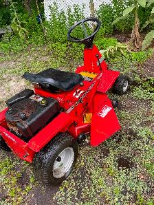 Massey Ferguson 80RT Riding Mower - Photo 2
