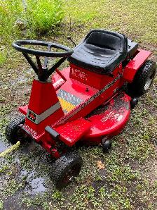 Massey Ferguson 80RT Riding Mower - Photo 7