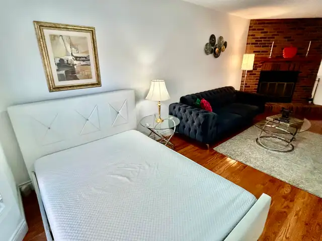 Furnished Main Floor Room for Rent (for male), 16th & Yonge