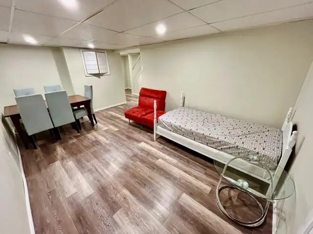 Basement Rooms for Rent (for male), 16th & Yonge