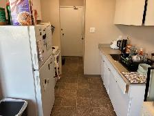 2 Bed 1.5 Bath Apt for Sublease - Photo 2